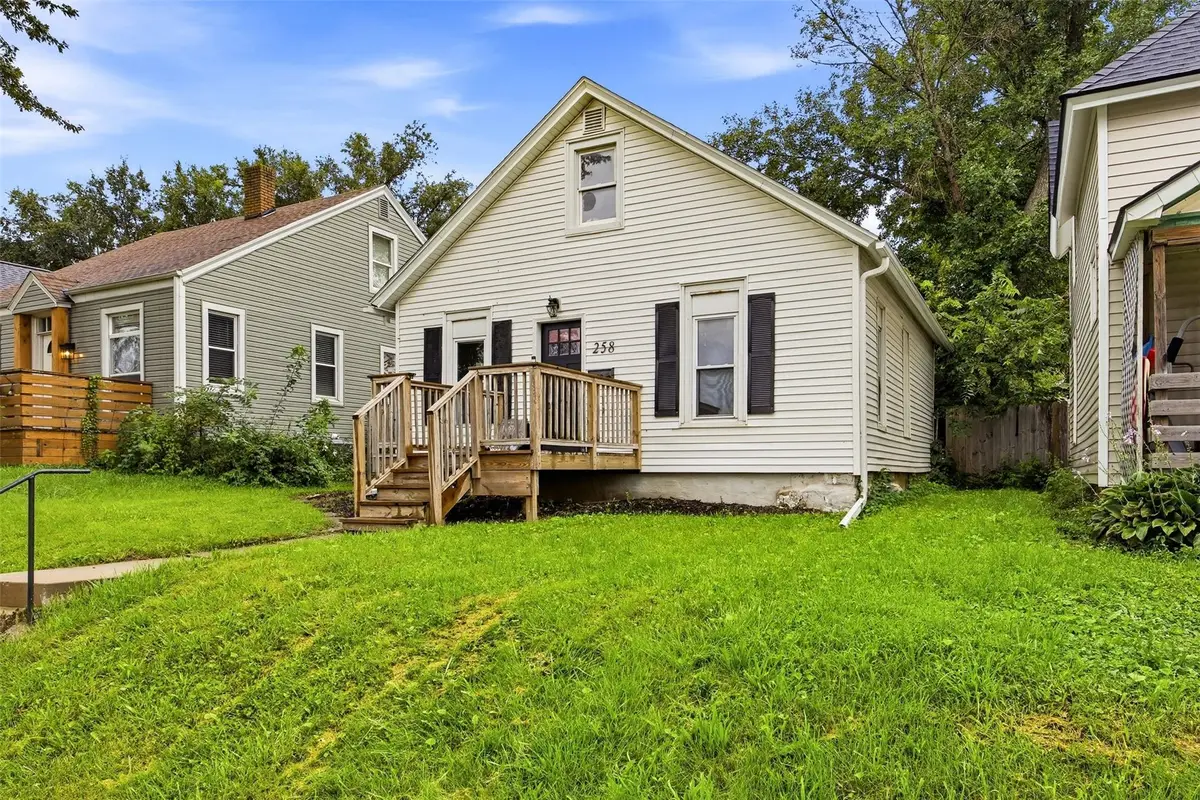 258 12th Street Nw, Cedar Rapids, IA 52405 - #1