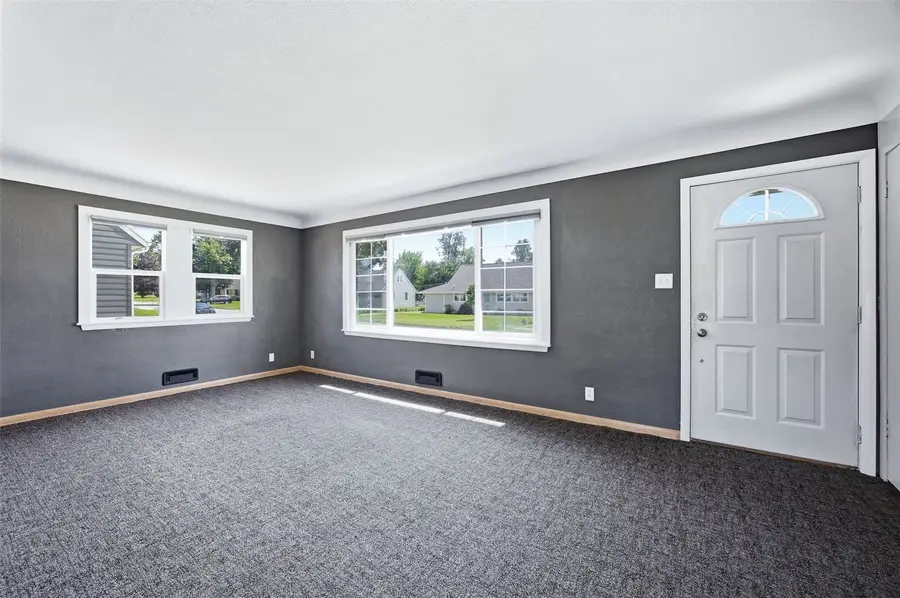 3812 Vine Avenue Se, Cedar Rapids, IA 52403 - #3