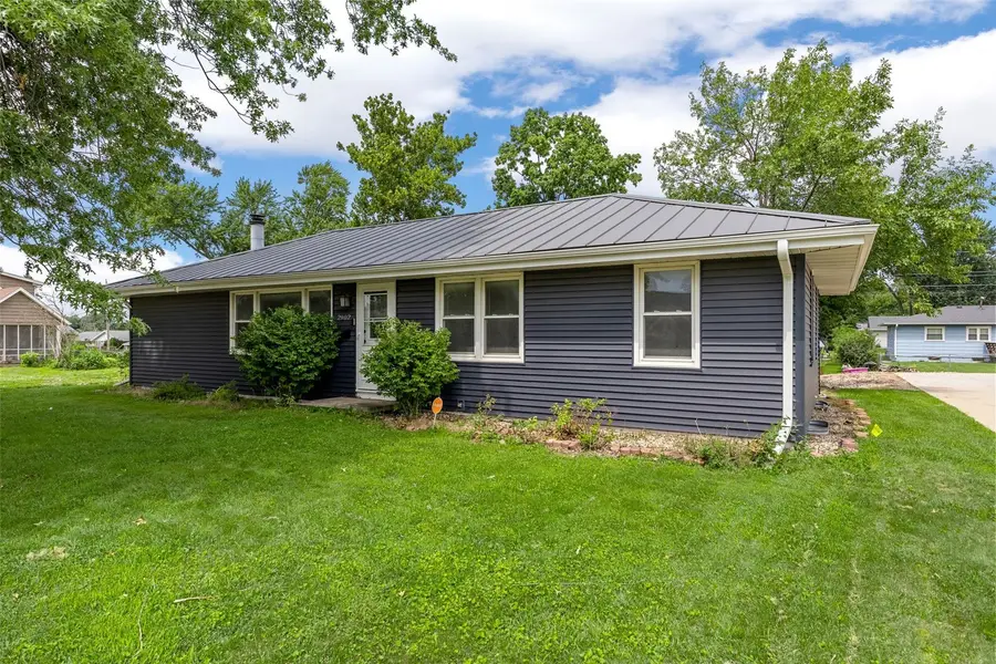 2902 14th Avenue, Marion, IA 52302 - #2