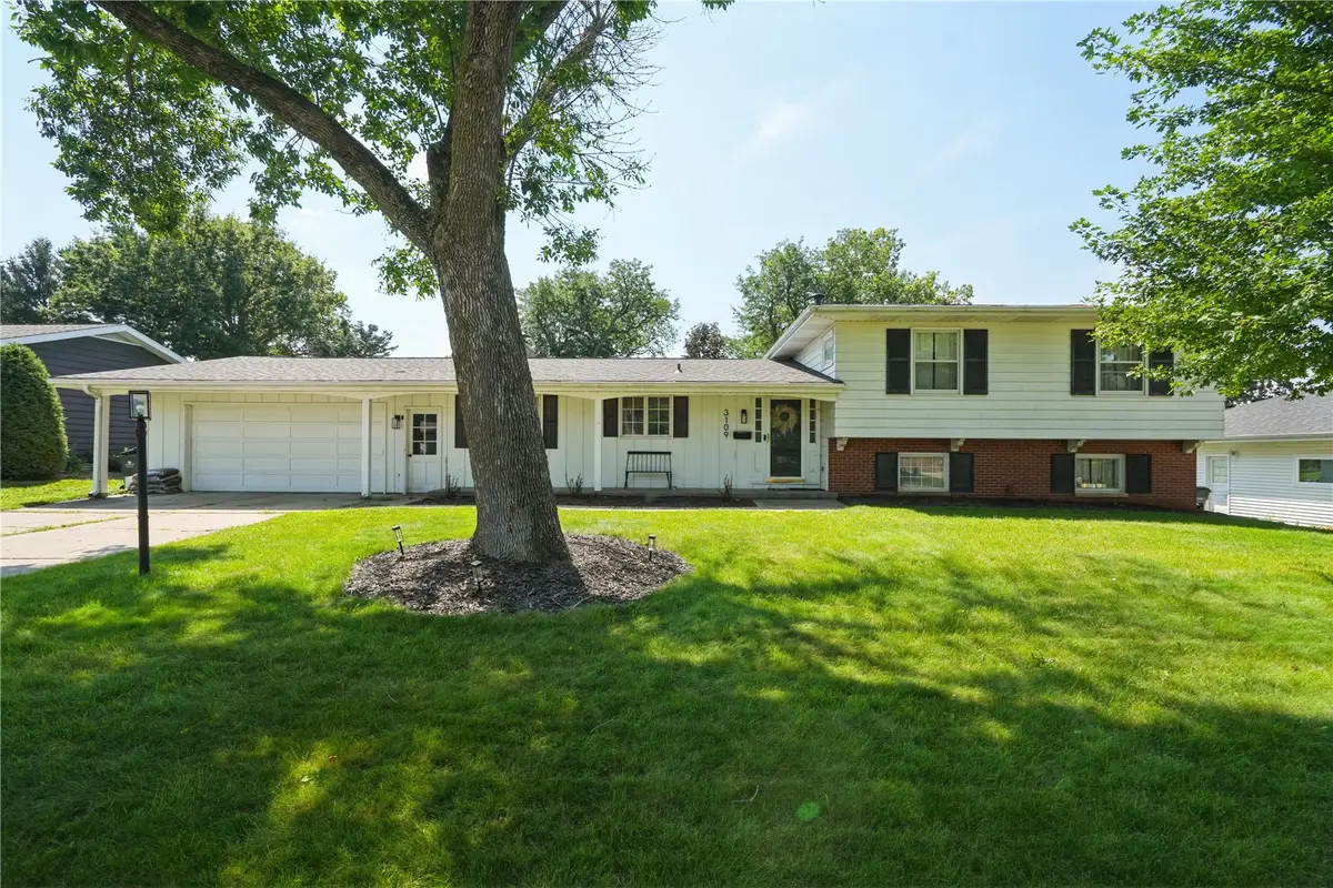 3109 Terry Drive Se, Cedar Rapids, IA 52403 - #1