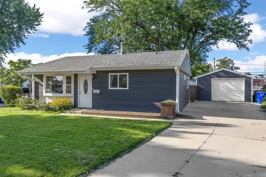 1707 14th Avenue Sw, Cedar Rapids, IA 52404 - #3