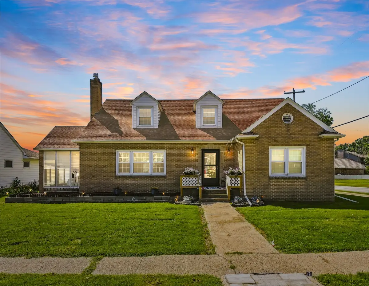 405 Washington Ave, Lowden, IA 52255 - #1