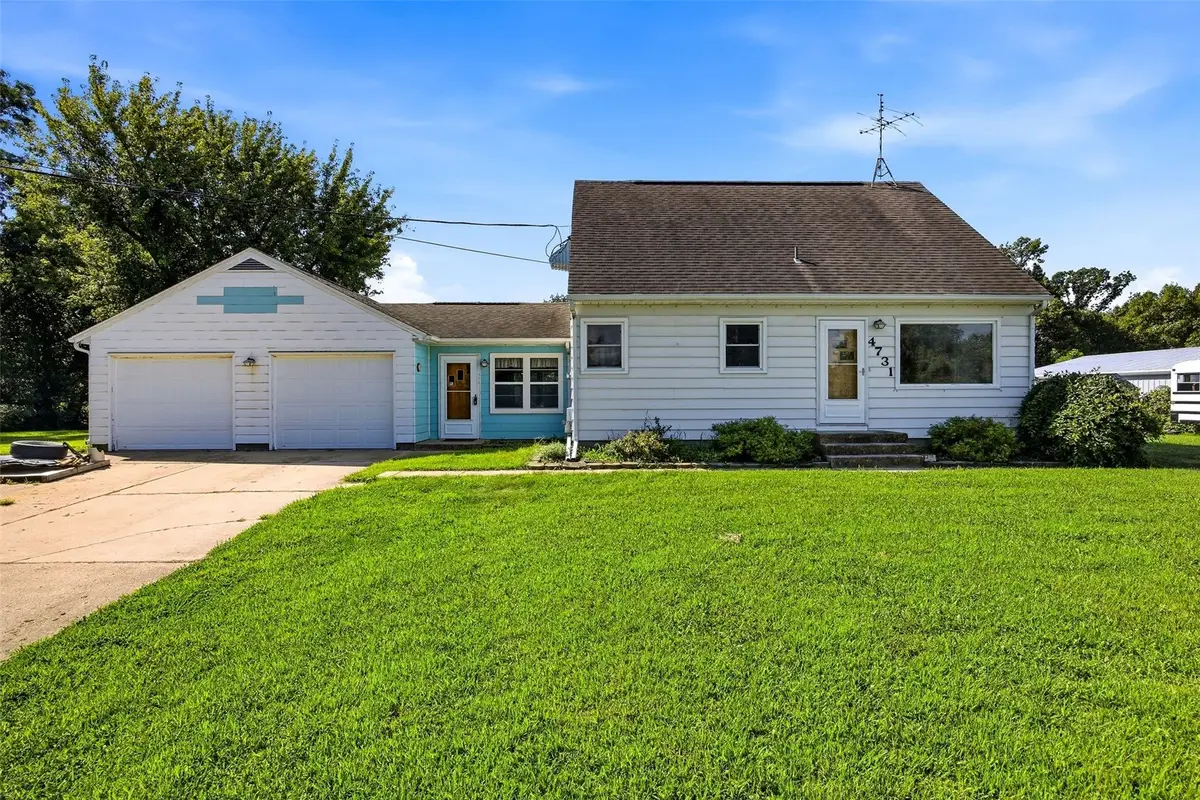 4731 Mount Vernon Rd, Cedar Rapids, IA 52403 - #1
