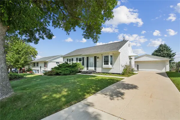3341 Dunham Drive Sw, Cedar Rapids, IA 52404
