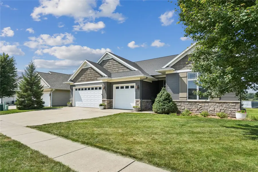 4617 Oak Creek Ct Ne, Cedar Rapids, IA 52411 - #3