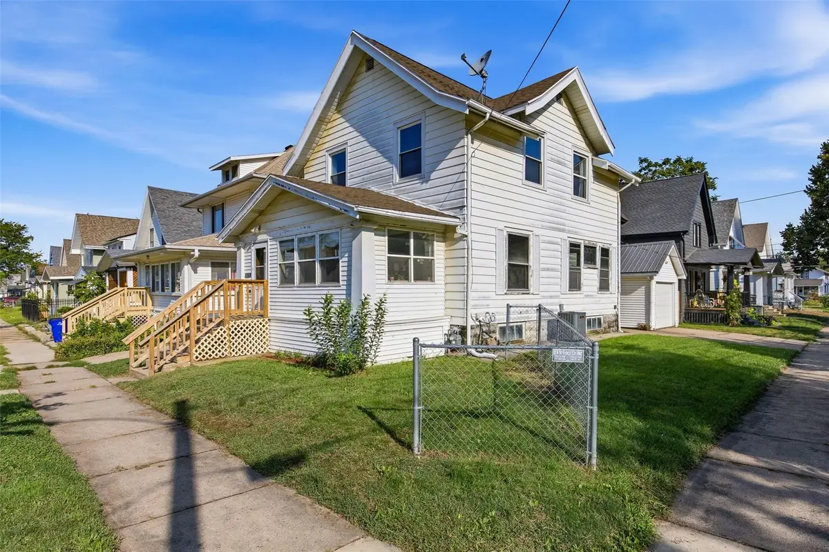 1624 6th Avenue Se, Cedar Rapids, IA 52402 - #1