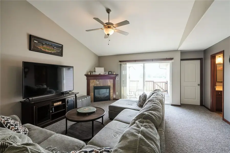 5519 Dostal Dr, Cedar Rapids, IA 52404 - #3