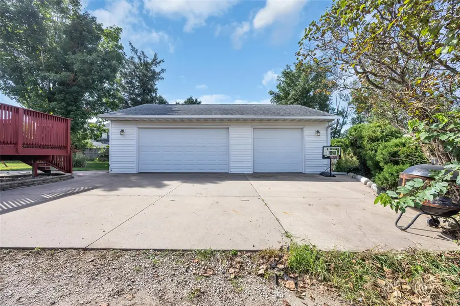 3226 Huxley Lane Sw, Cedar Rapids, IA 52404 - #2