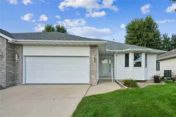 808 Winterberry Pl Ne, Cedar Rapids, IA 52402