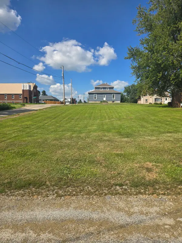 307/311 W Webster W, Wyoming, IA 52362