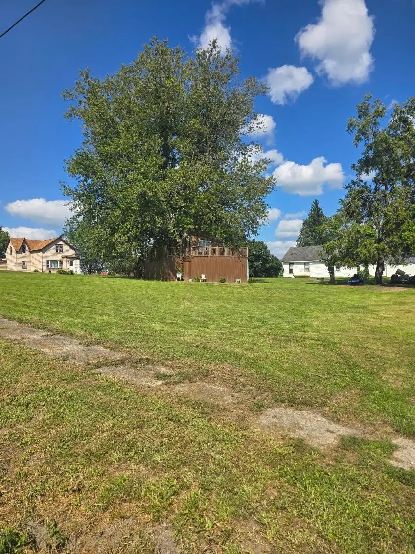 307/311 W Webster W, Wyoming, IA 52362 - #3