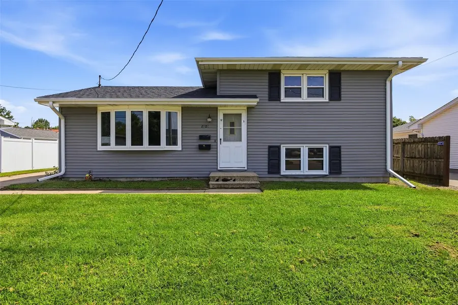 2101 Lauren Dr Sw, Cedar Rapids, IA 52404 - #2