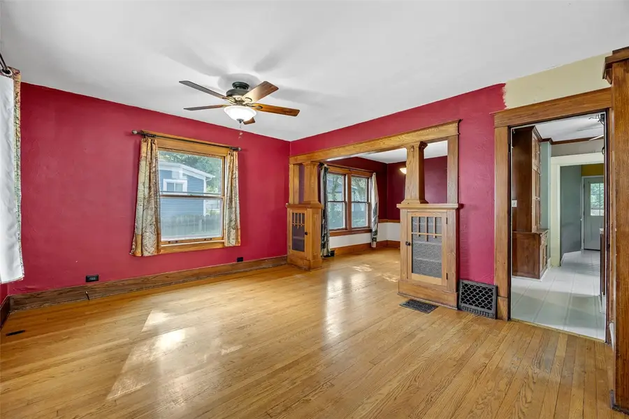 409 34th Street Ne, Cedar Rapids, IA 52402 - #3