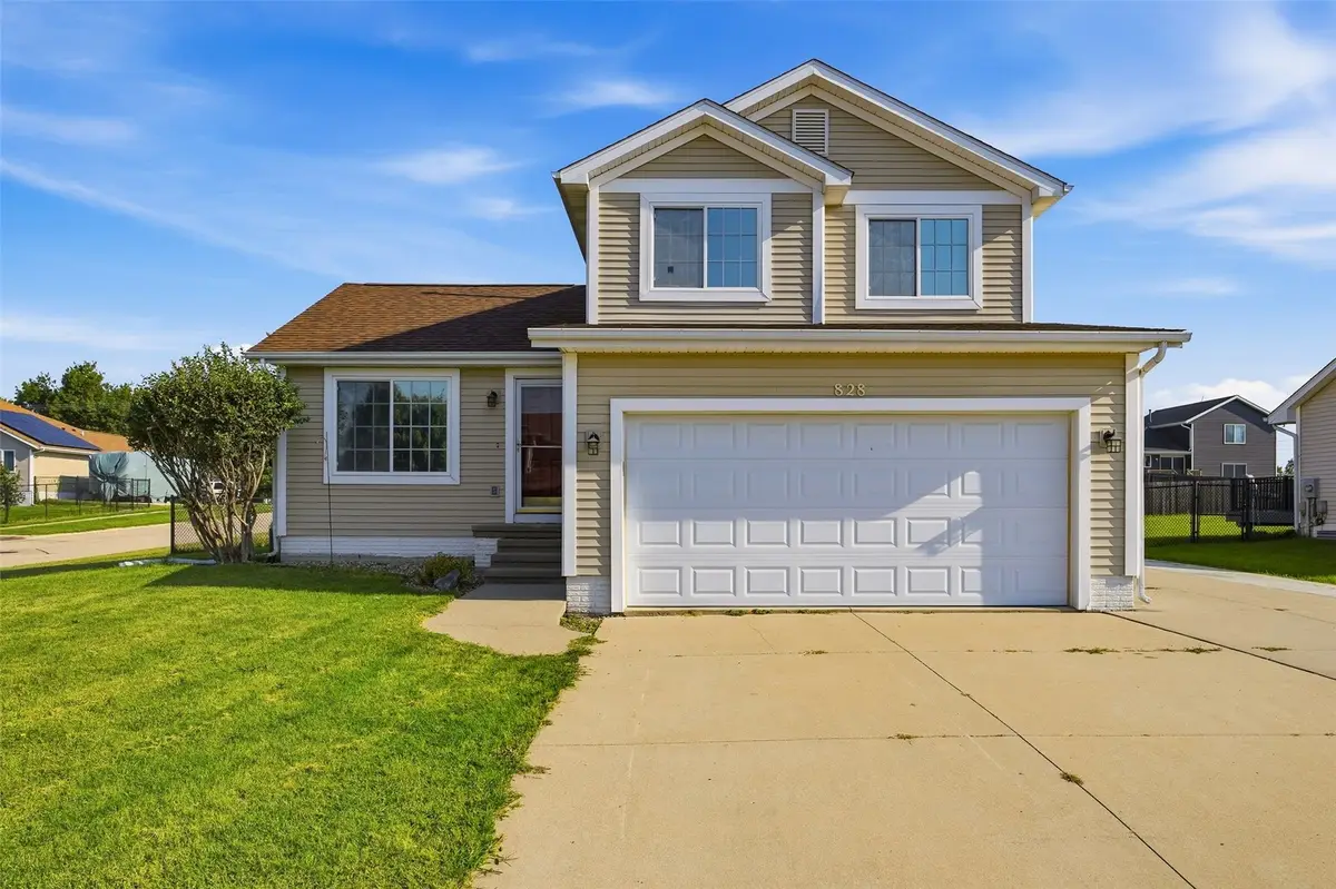 828 73rd Ne, Cedar Rapids, IA 52402 - #1