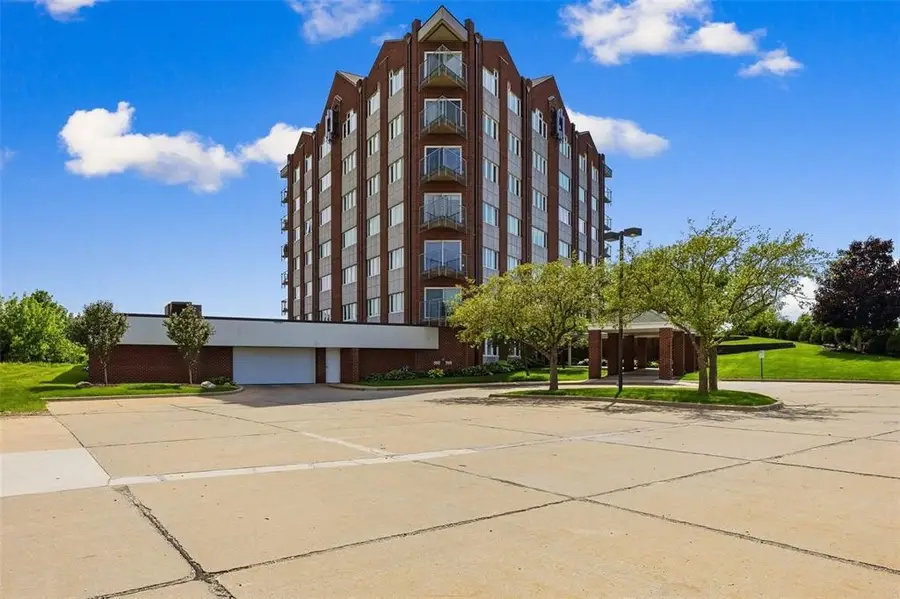 111 Cottage Grove Avenue Se #303, Cedar Rapids, IA 52403 - #3