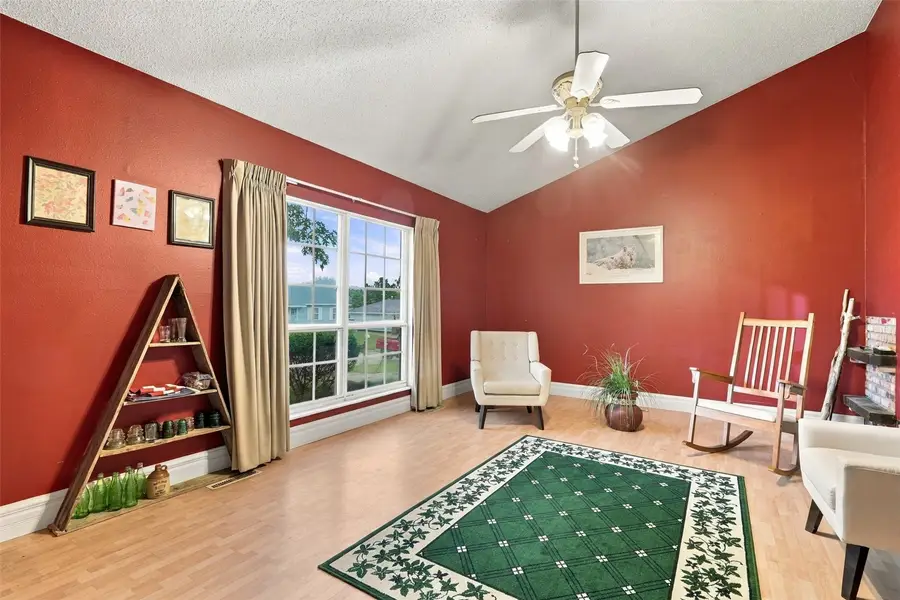 3720 Blue Mound Drive Ne, Cedar Rapids, IA 52402 - #3