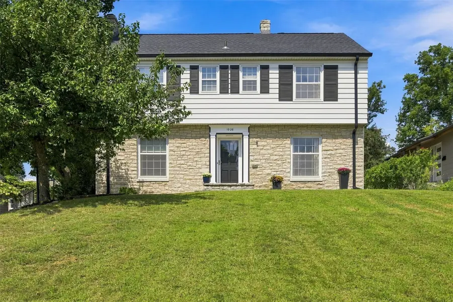 1926 Blake Boulevard Se, Cedar Rapids, IA 52403 - #2