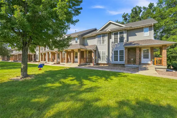 702 West Side Drive, Iowa City, IA 52246
