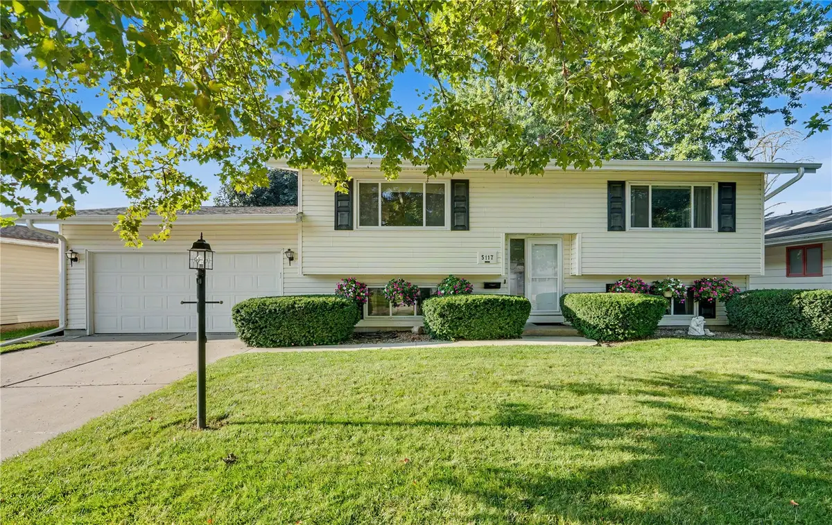 5117 Rich Mar Lane Nw, Cedar Rapids, IA 52405 - #1