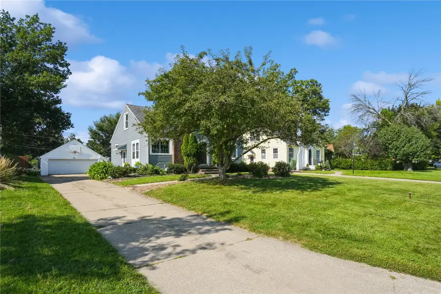 2656 Country Club Parkway Se, Cedar Rapids, IA 52403 - #2