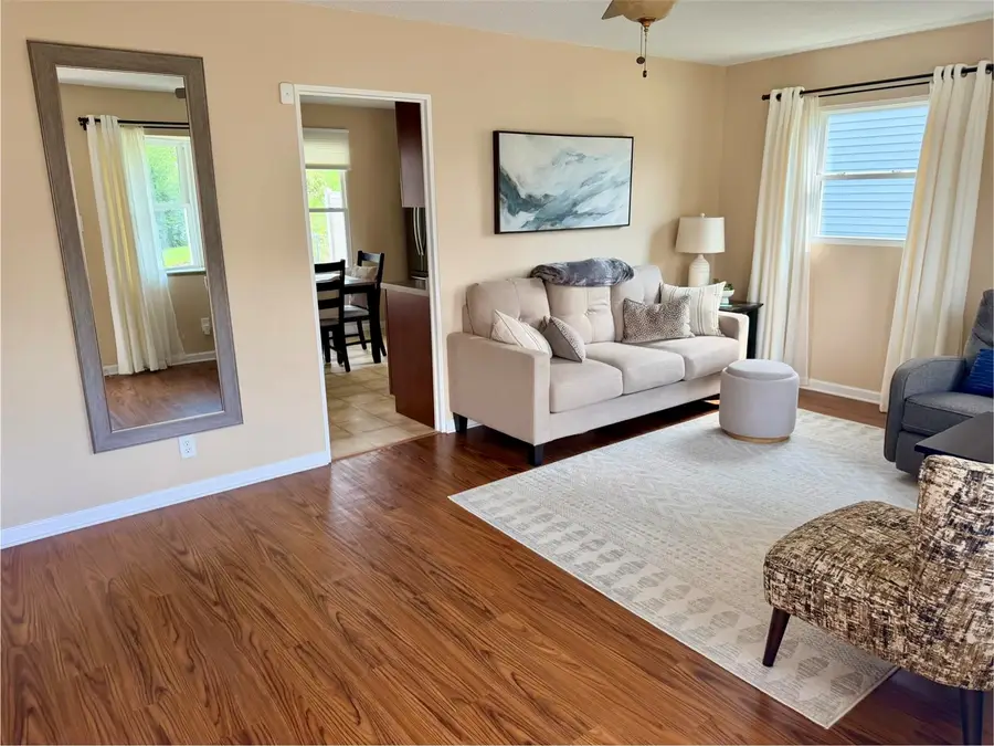 4208 Benton Street Ne, Cedar Rapids, IA 52402 - #3