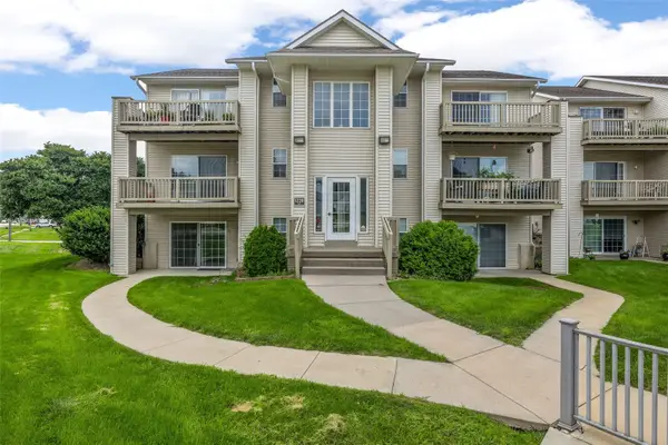 1220 44th Street #A, Marion, IA 52302