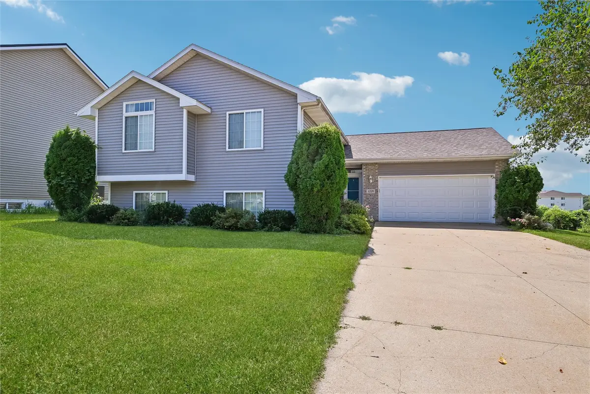 1229 English Lane Ne, Cedar Rapids, IA 52402 - #1