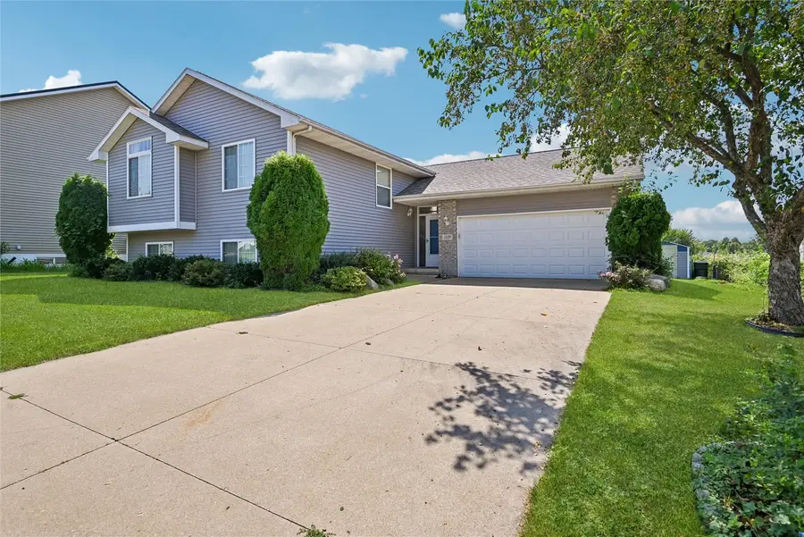 1229 English Lane Ne, Cedar Rapids, IA 52402 - #2