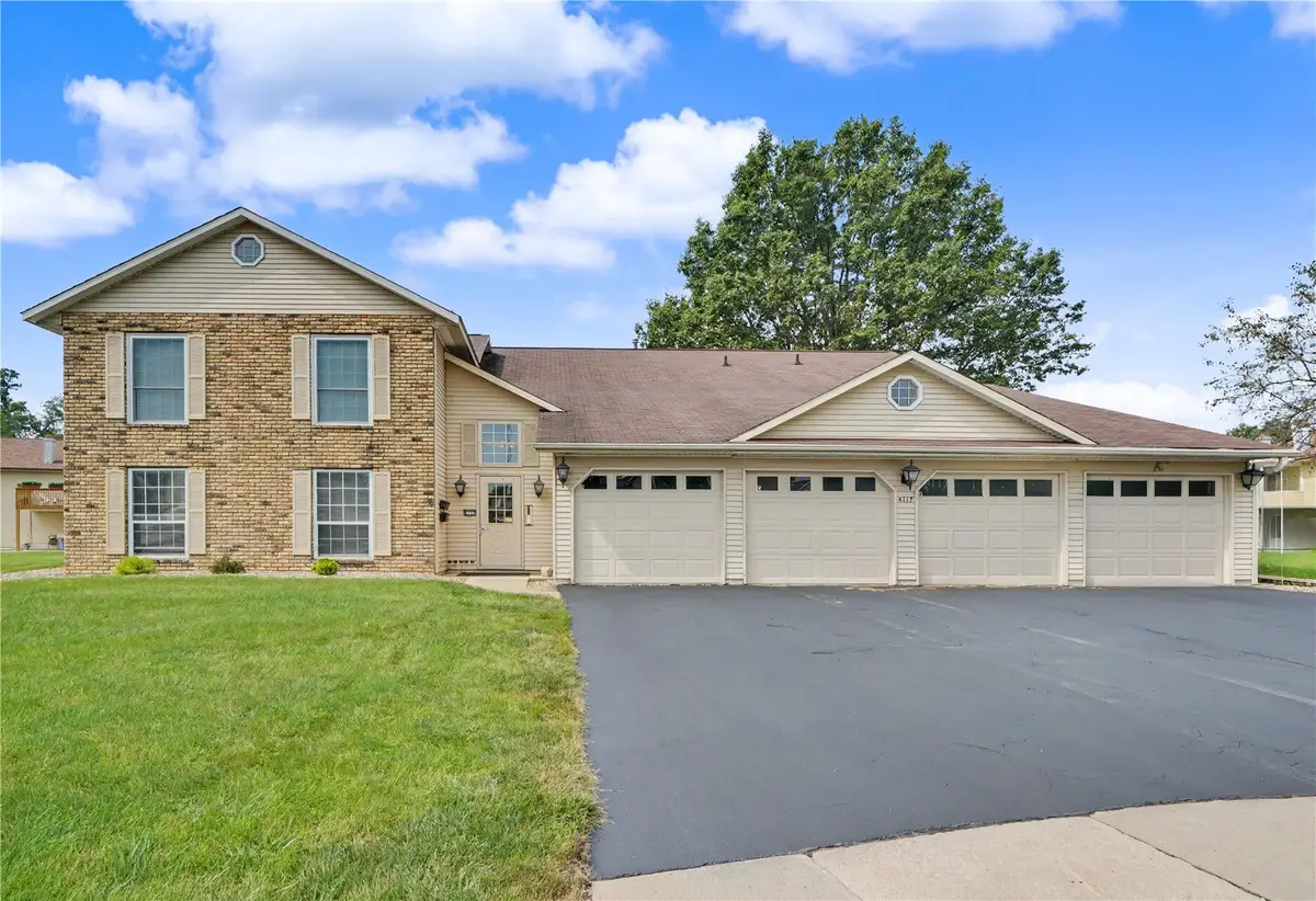 4117 Lexington Ct Ne #A, Cedar Rapids, IA 52402 - #1