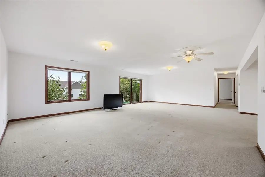 190 Cottage Grove Avenue Se #302, Cedar Rapids, IA 52403 - #3