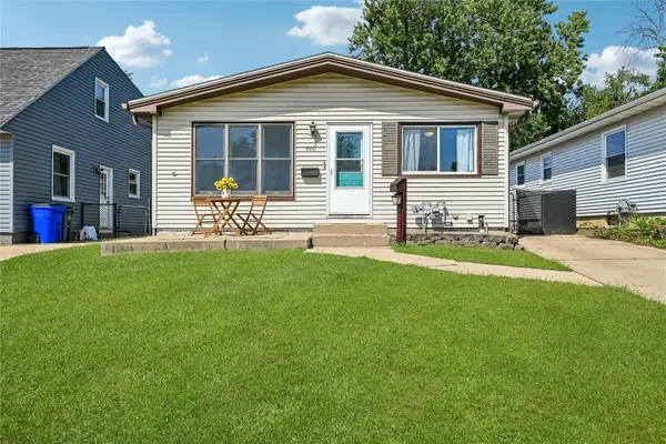 500 41st Street Ne, Cedar Rapids, IA 52402