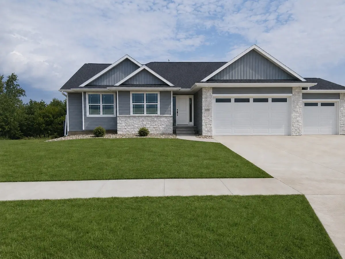 3656 Mclain Way, Hiawatha, IA 52233 - #1