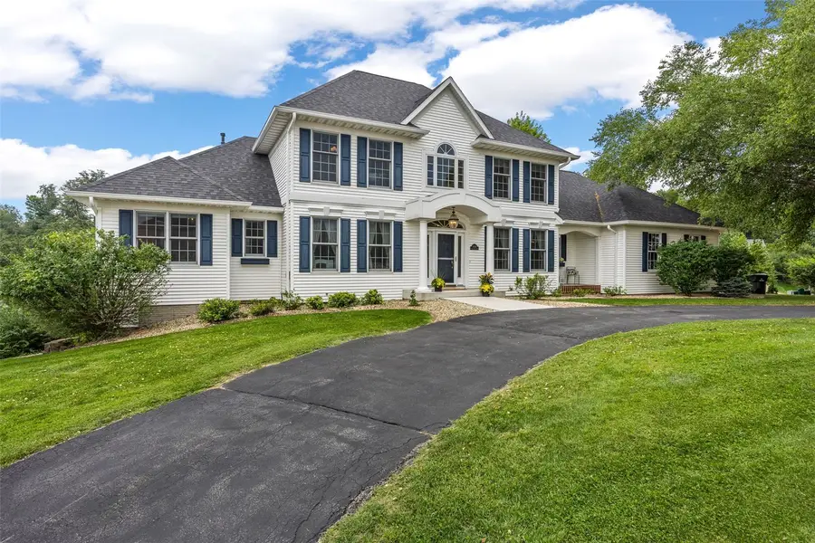 3826 Cedar Bluff Court Ne, Cedar Rapids, IA 52411 - #2