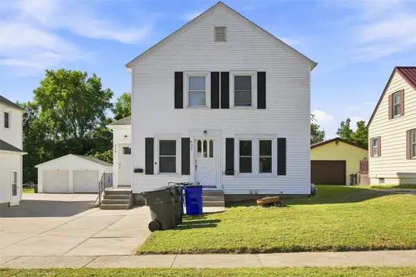 327 30th Street Drive Se, Cedar Rapids, IA 52403