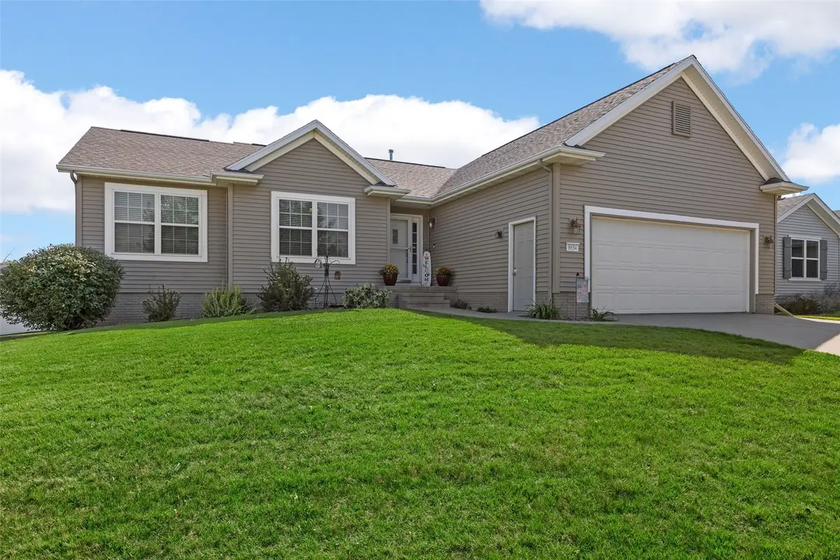 8634 Harrington Drive Ne, Cedar Rapids, IA 52402 - #1