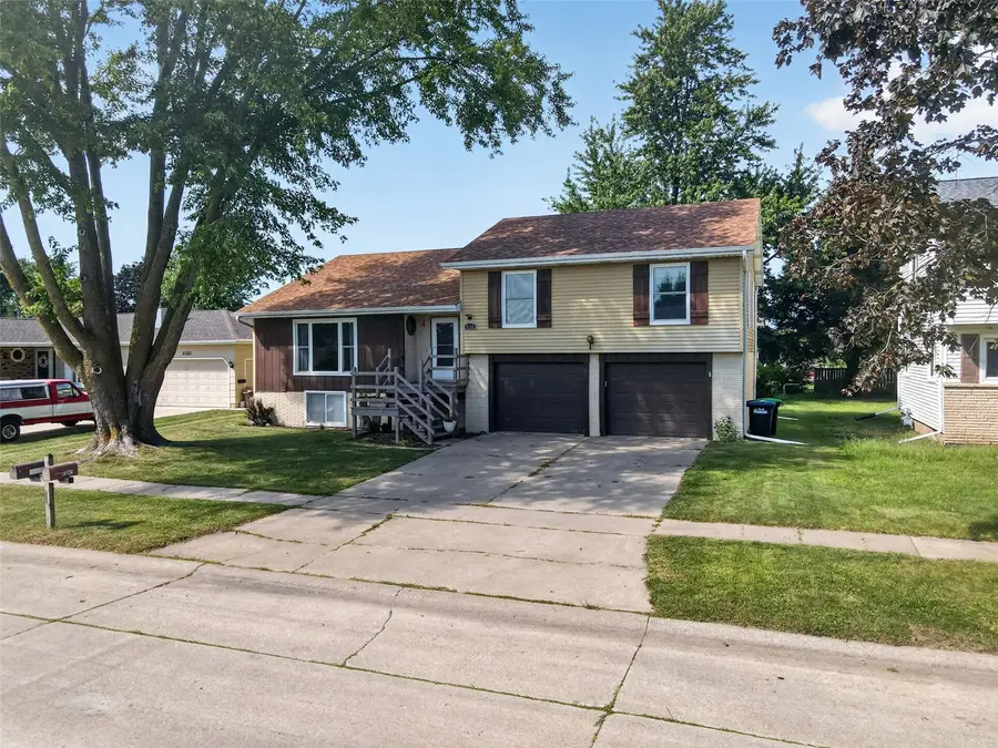 3140 27th Avenue, Marion, IA 52302 - #3