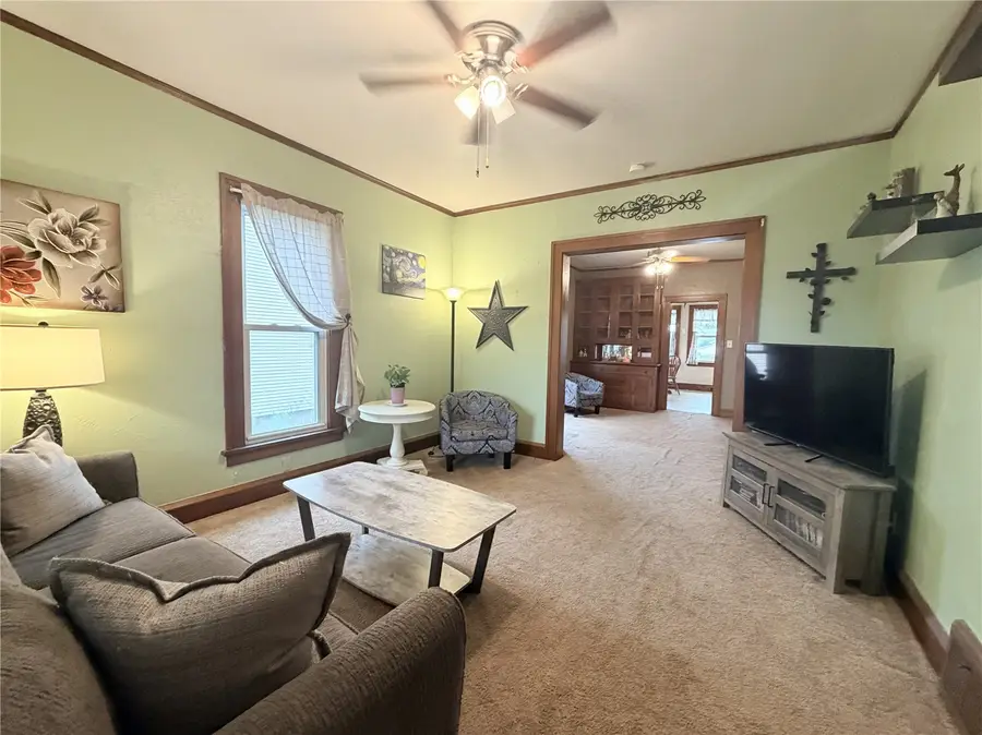 817 19th Avenue Sw, Cedar Rapids, IA 52404 - #2