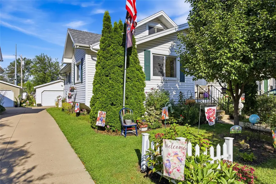 128 17th Street Sw, Cedar Rapids, IA 52404 - #2