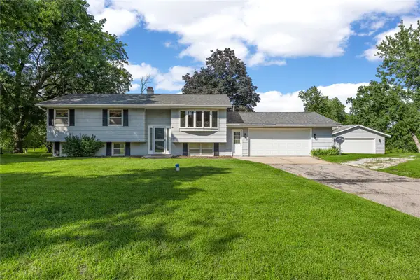 4390 Ridge Road, Cedar Rapids, IA 52411