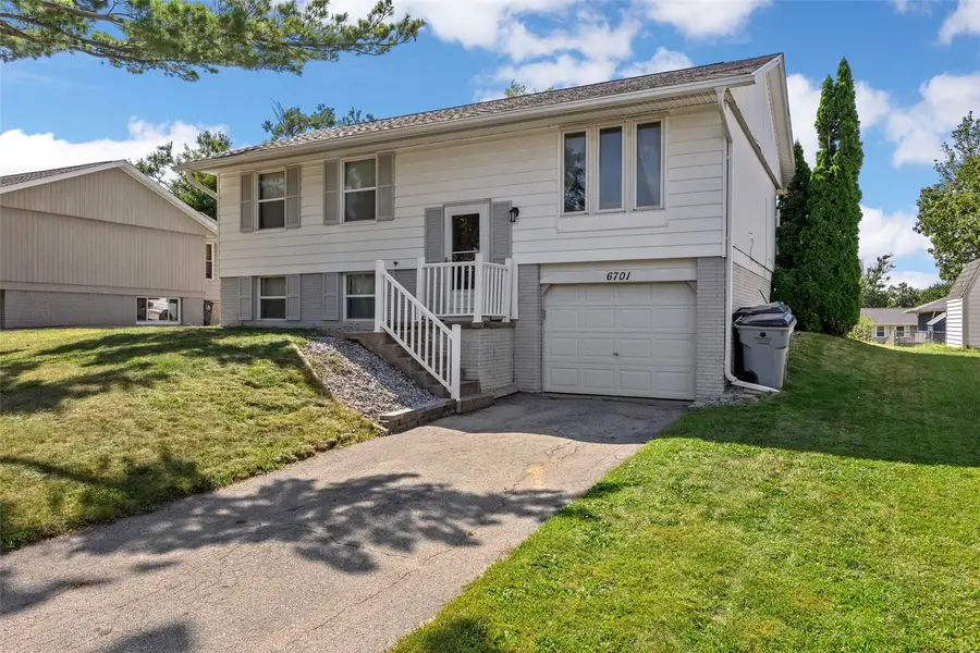 6701 Arbor Lane Ne, Cedar Rapids, IA 52402 - #3