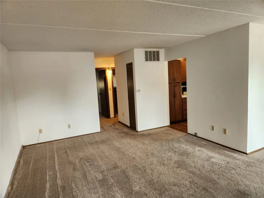 2955 Bowling St. Sw #135, Cedar Rapids, IA 52404 - #2
