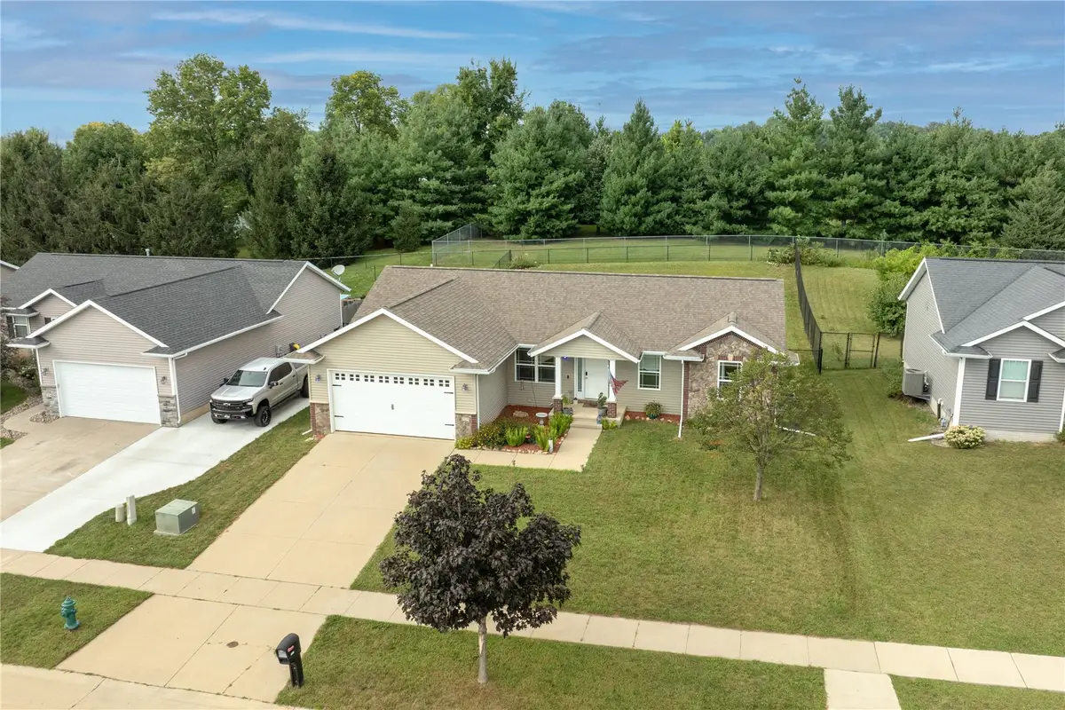2520 Shaman Avenue Sw, Cedar Rapids, IA 52404 - #1