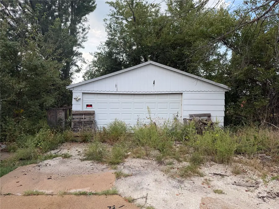 1135 Hubbard Avenue Ne, Cedar Rapids, IA 52402 - #2