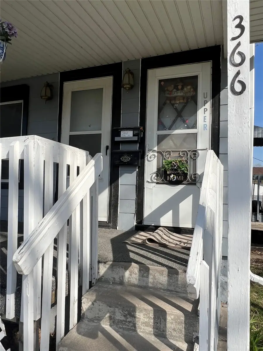 366 7th Avenue Sw, Cedar Rapids, IA 52404 - #3