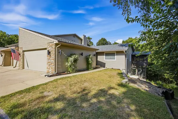 1745 Applewood Court Ne, Cedar Rapids, IA 52402