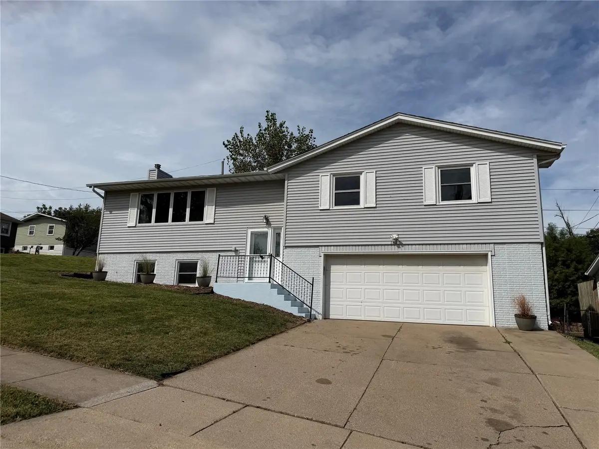 1826 Garry Avenue Nw, Cedar Rapids, IA 52405 - #1