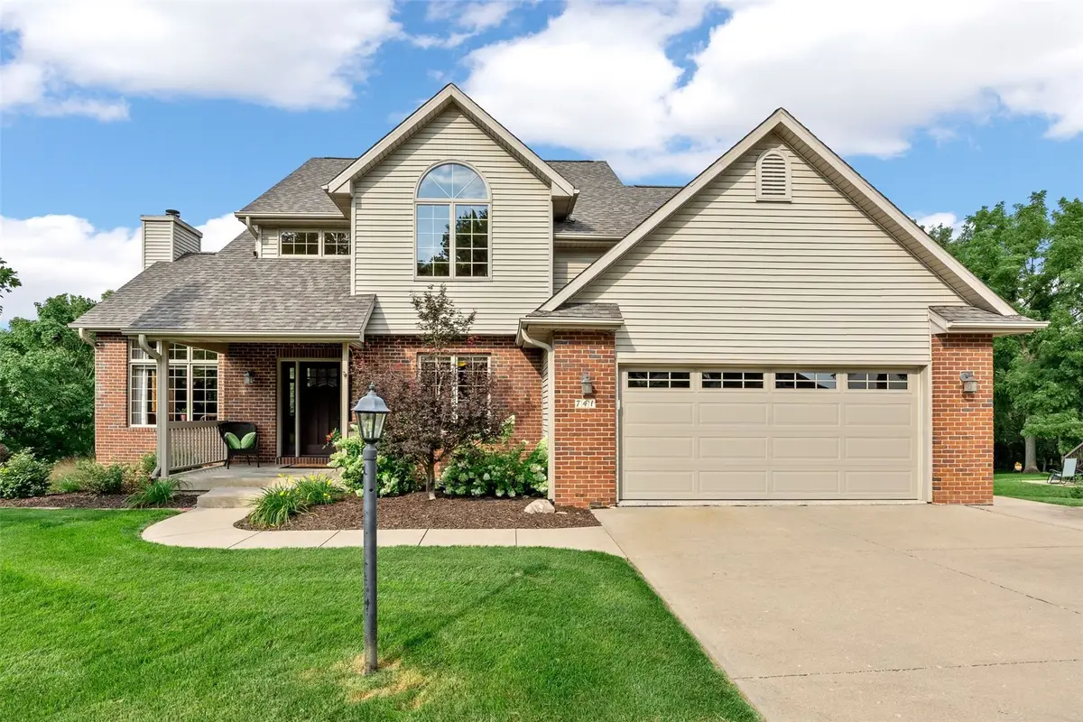 741 Arlington Dr, Iowa City, IA 52245 - #1