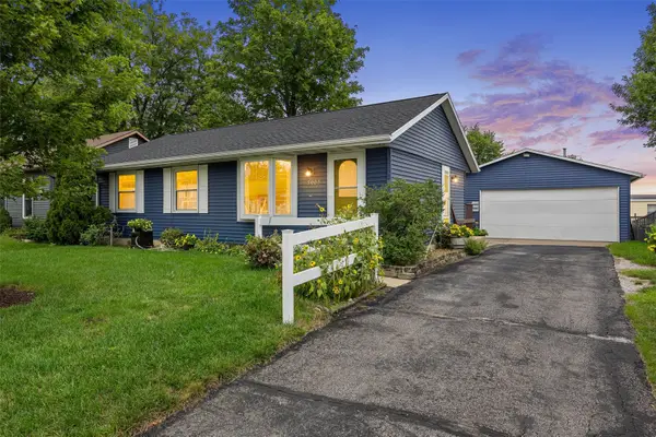5007 Twin Mound Dr Ne, Cedar Rapids, IA 52402