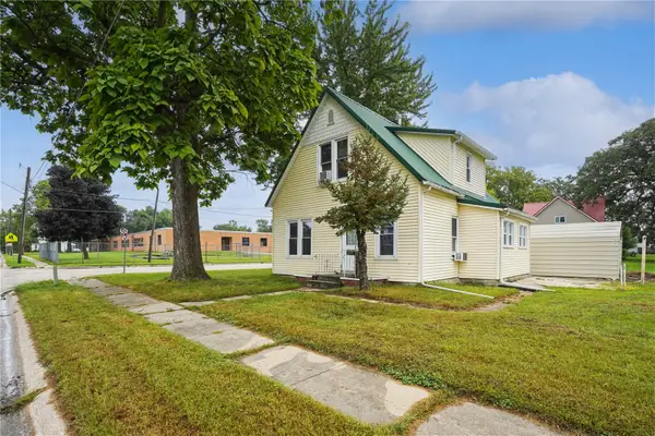 317 6th Avenue, Oelwein, IA 50662