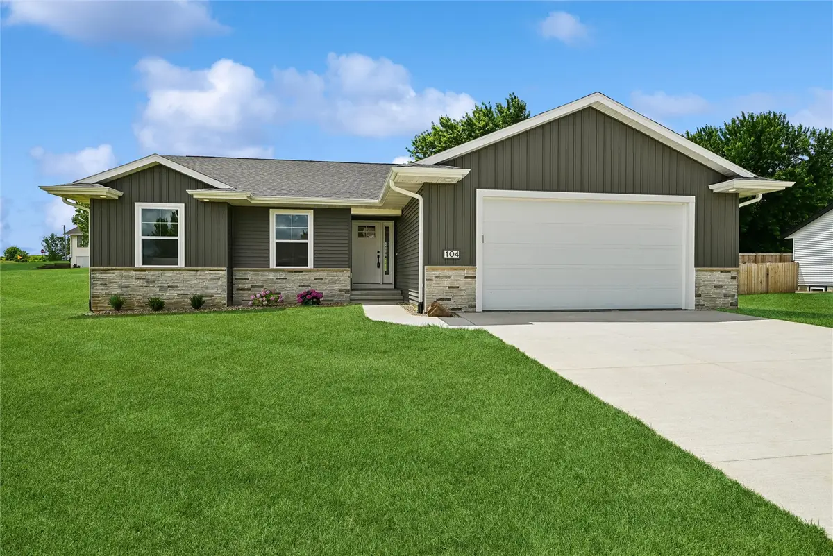 104 5th Ave Court, Coggon, IA 52218 - #1